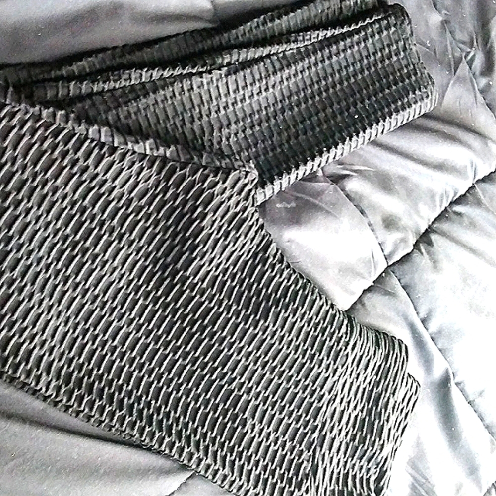 Textured, Large spandex leggings. Color: black